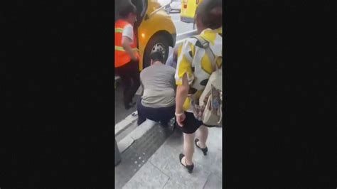 中国当局がバス停やバス車内に警備員を配置 日本人学校の送迎 .
